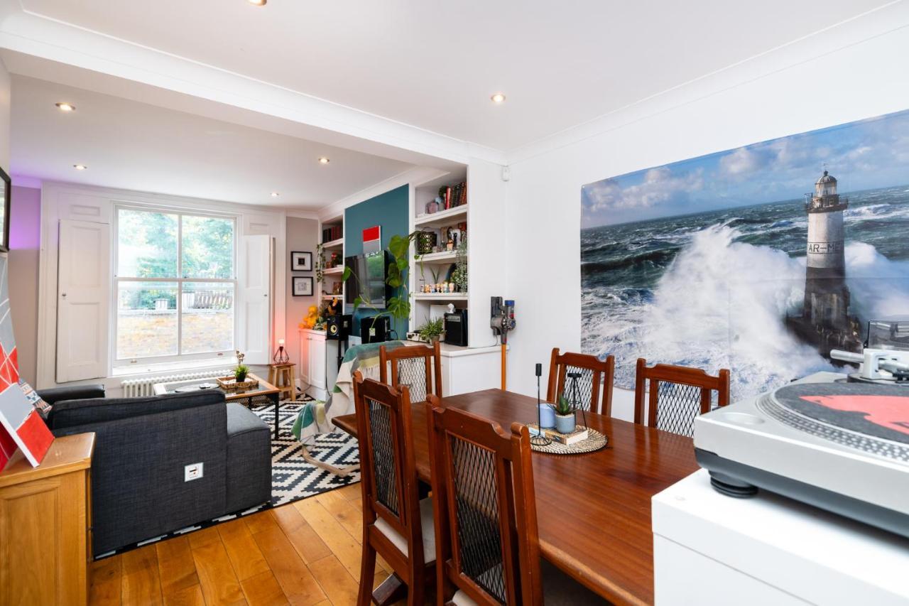Double Room W/Projector & Garden Hot Tub Londra Exterior foto