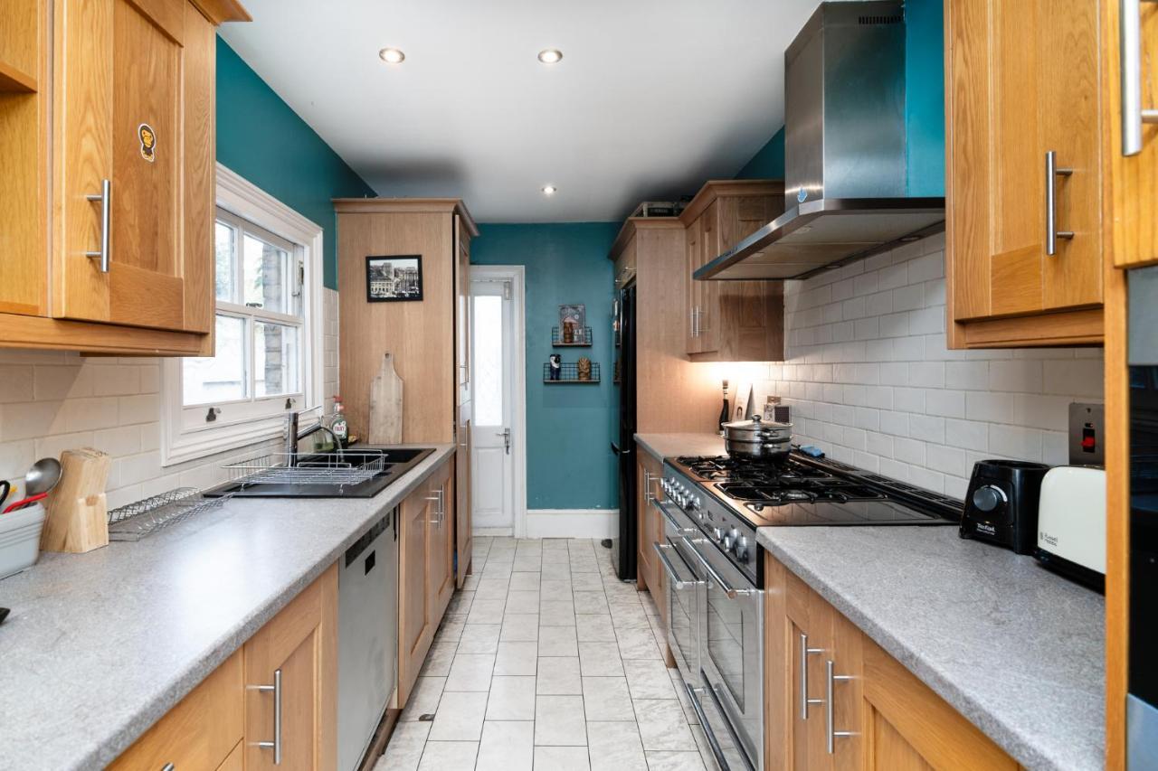 Double Room W/Projector & Garden Hot Tub Londra Exterior foto
