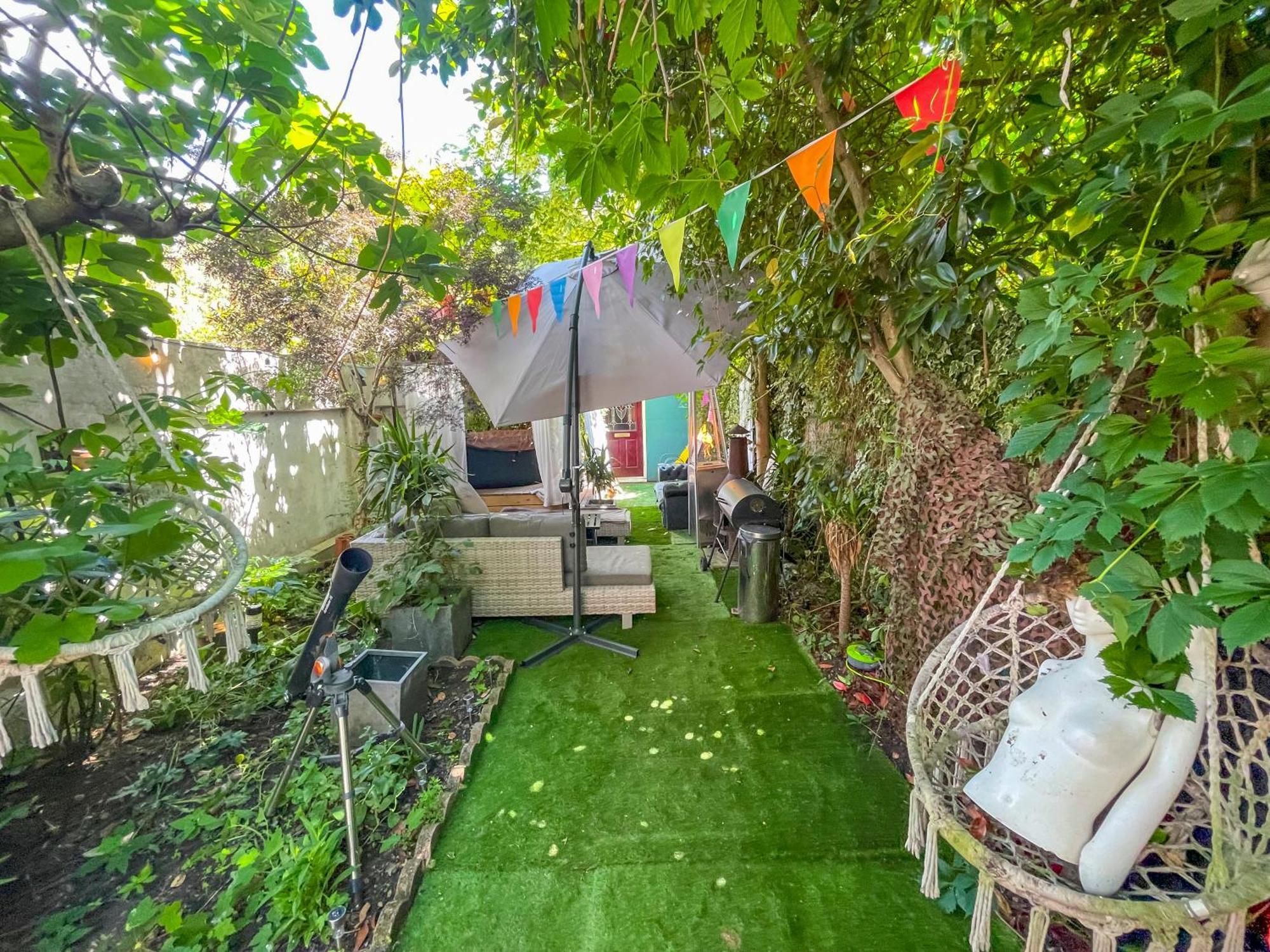 Double Room W/Projector & Garden Hot Tub Londra Exterior foto